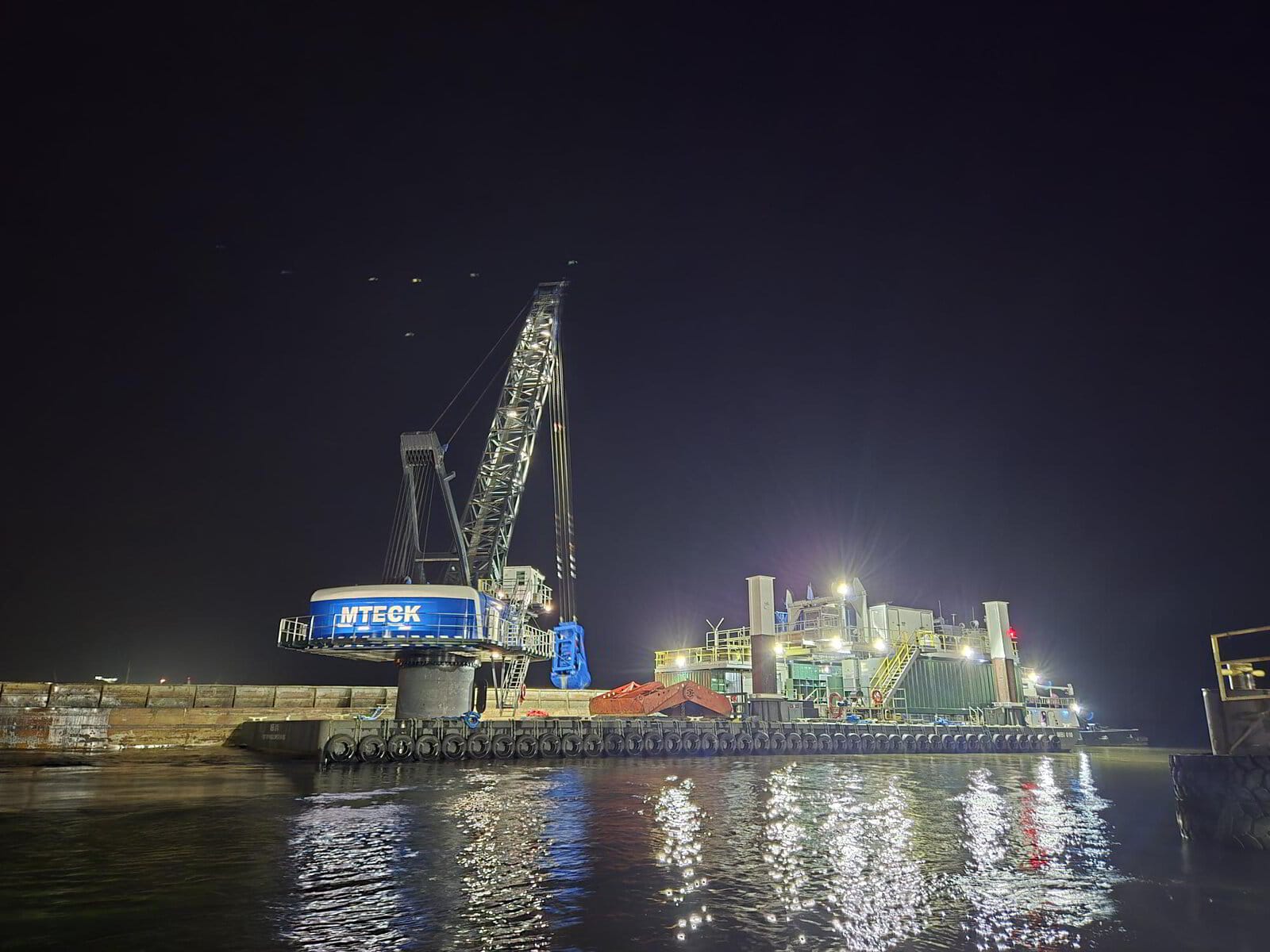 Early morning on the water before a dredge shift